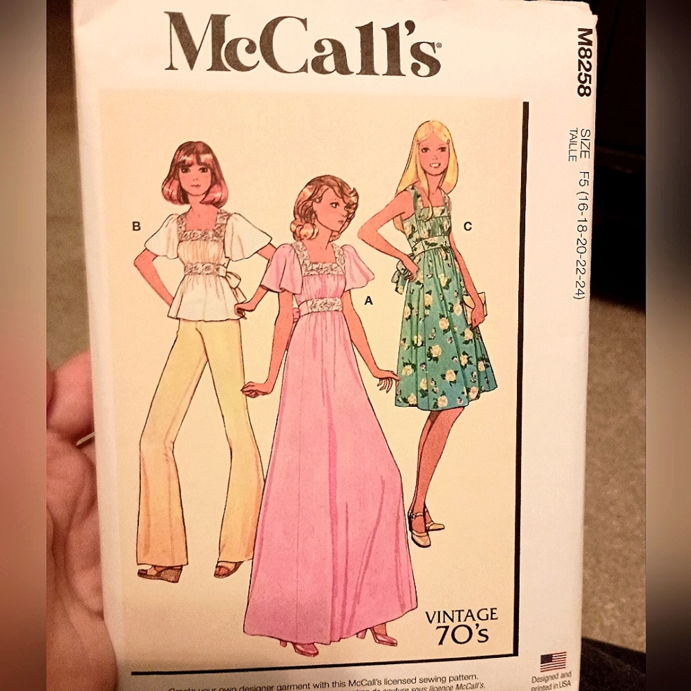 NWT McCalls Vintage 1960s 1970s Dress Patterns M8258